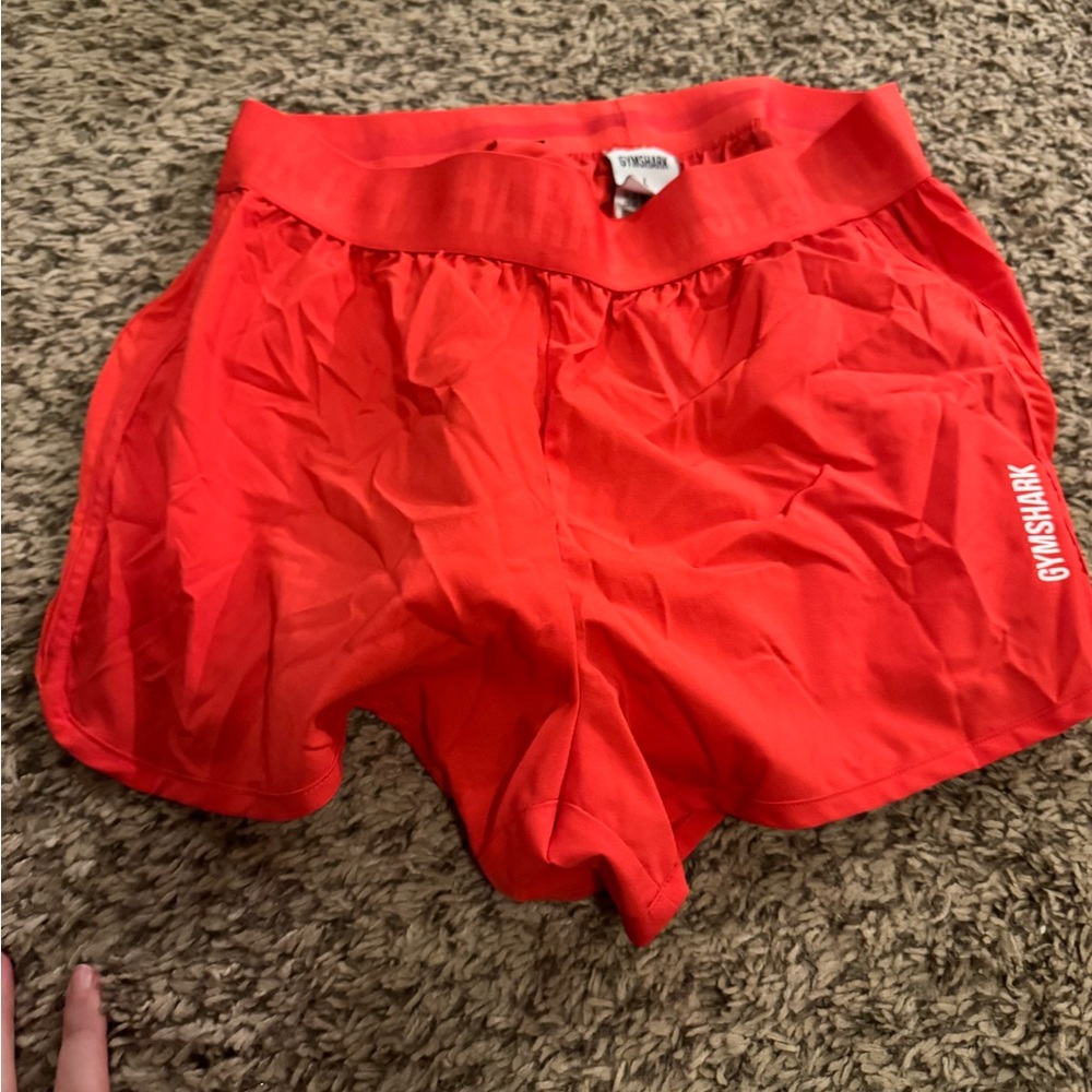 Red Gymshark shorts - L
